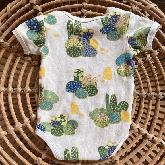 Cactus theme onesie! One of my absolute favorites!😊 - Picture 2 of 3